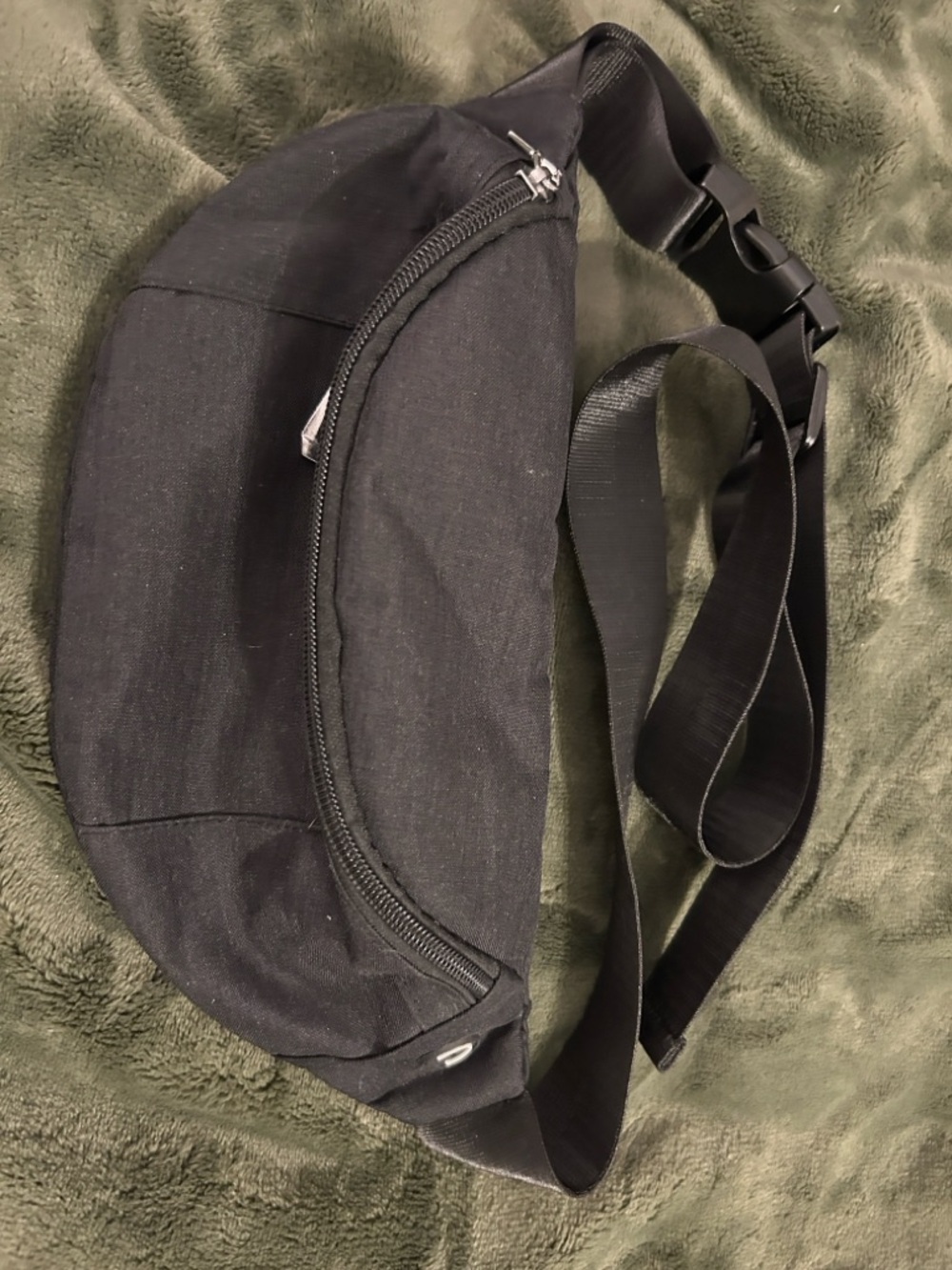 Source Unknown Black Curved Front Waist Bag with Buckle Strap